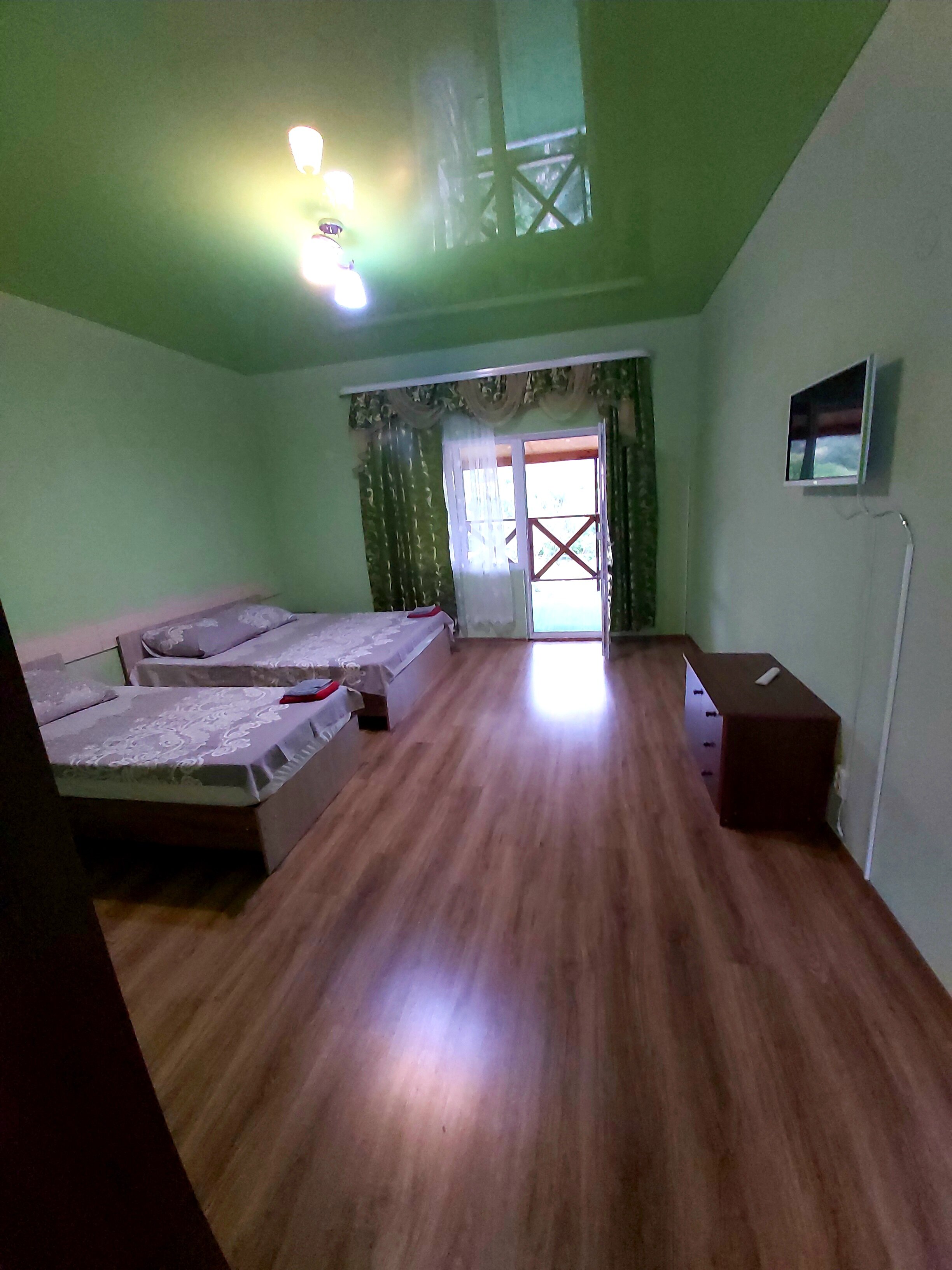 Фото Атмосфера