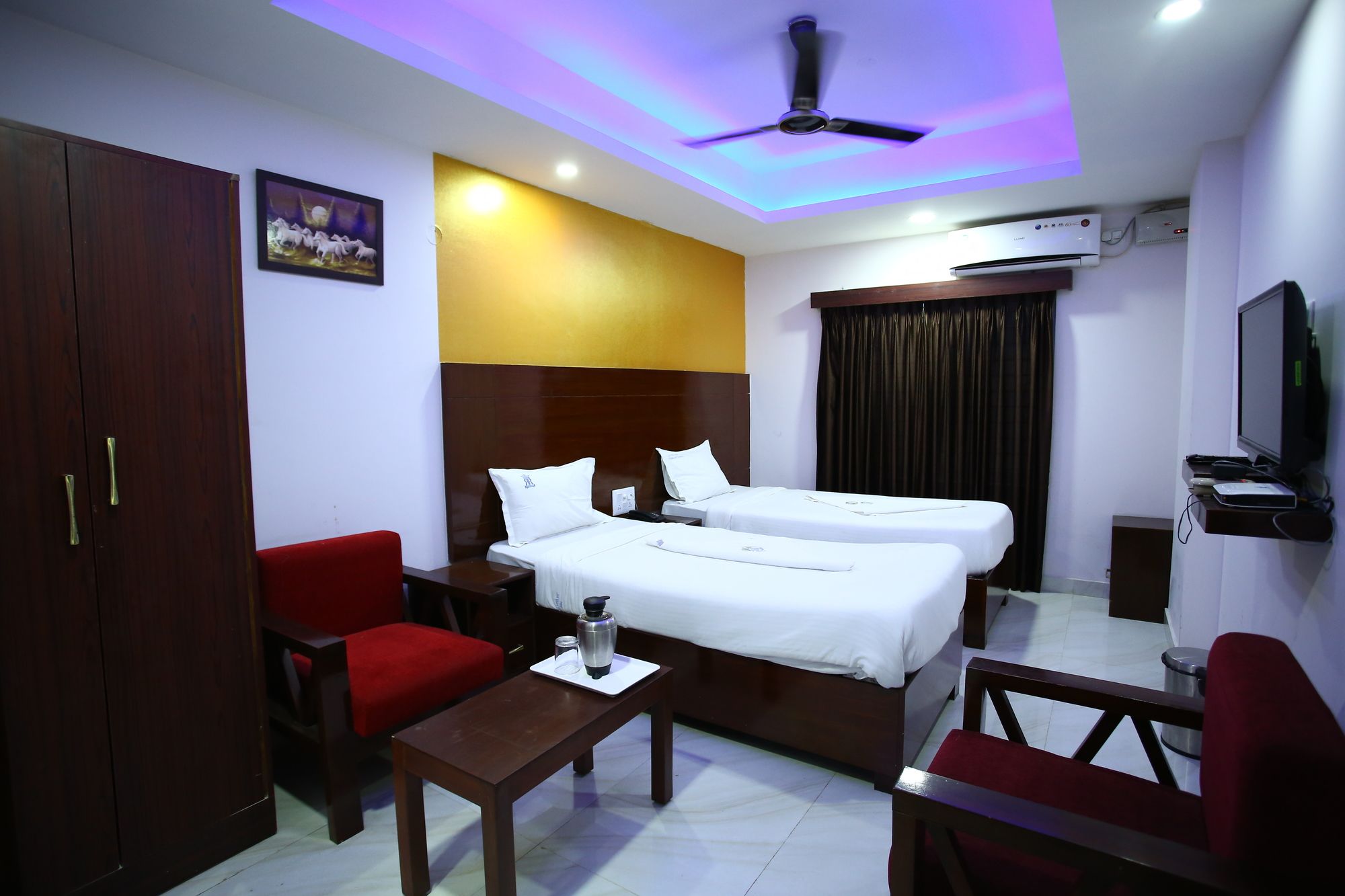 Фото Hotel Rr International