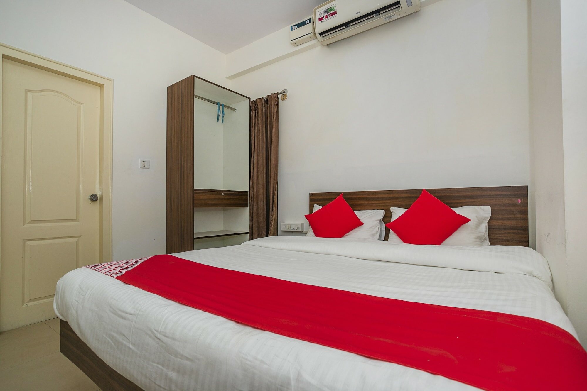 Фото Oyo 24850 Stay Zone