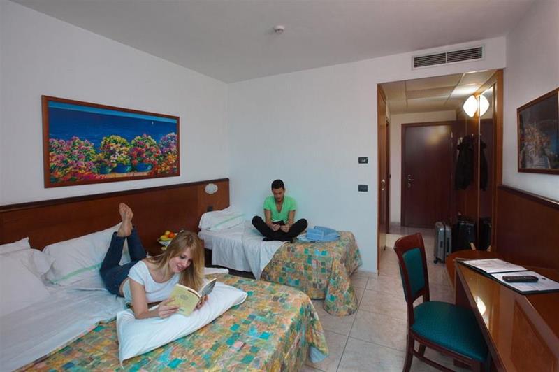 Фото Rivoli Hotel