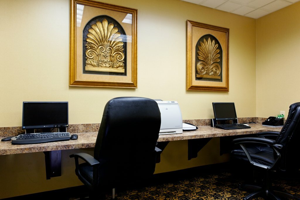 Фото Holiday Inn Odessa