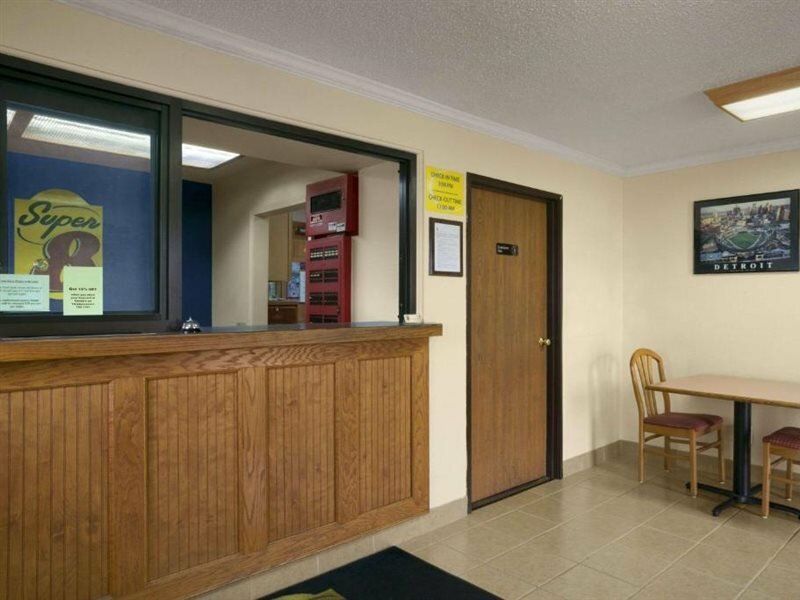 Фото Super 8 by Wyndham Saginaw