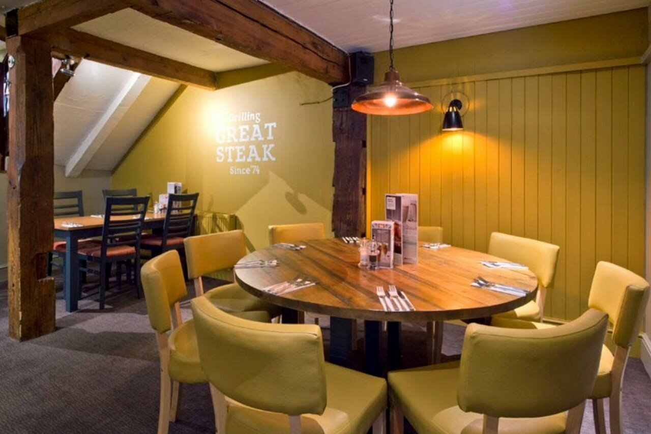 Фото Premier Inn Cambridge North - Girton