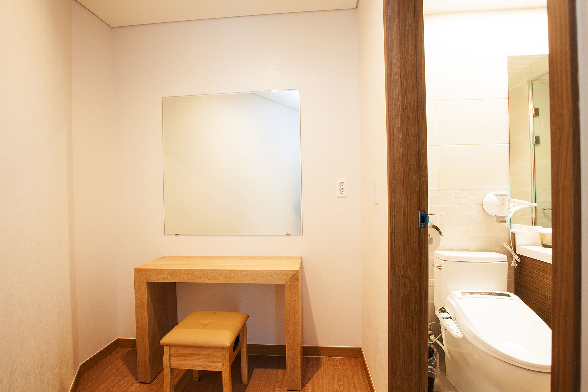 Фото You Us Hotel