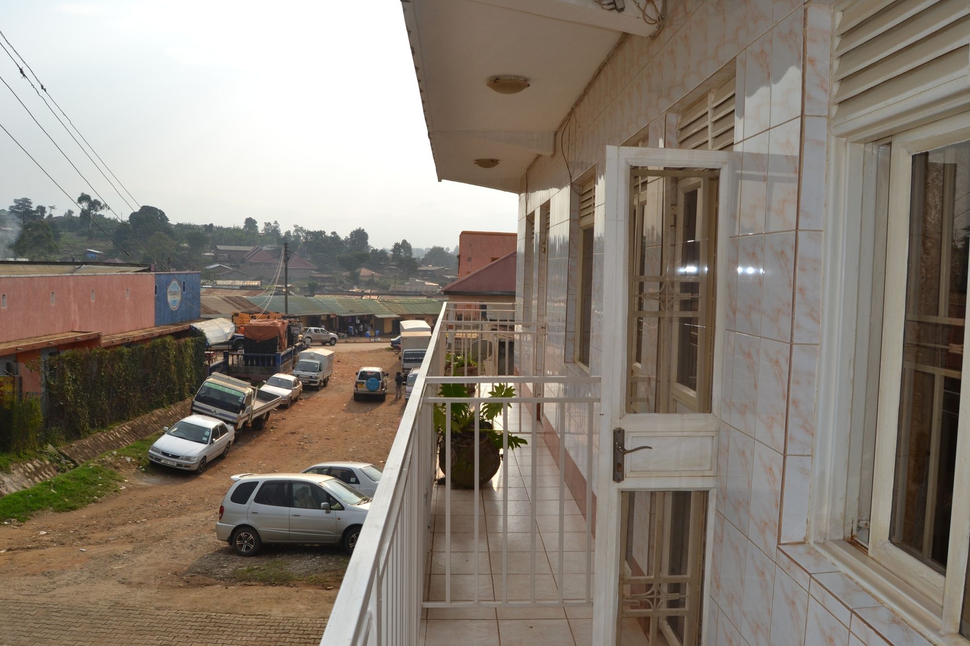 Фото Raja Excelsior Hotel