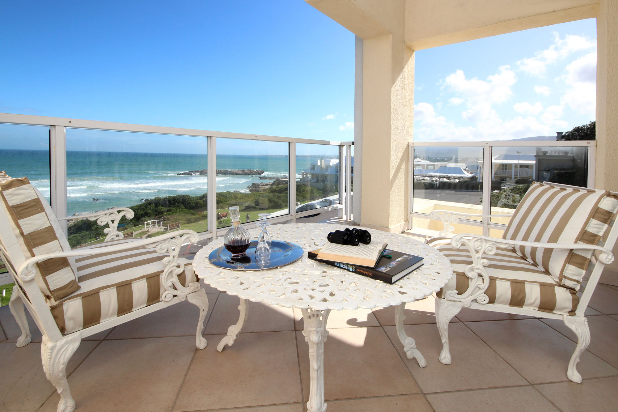 Фото Hermanus Beachfront Lodge