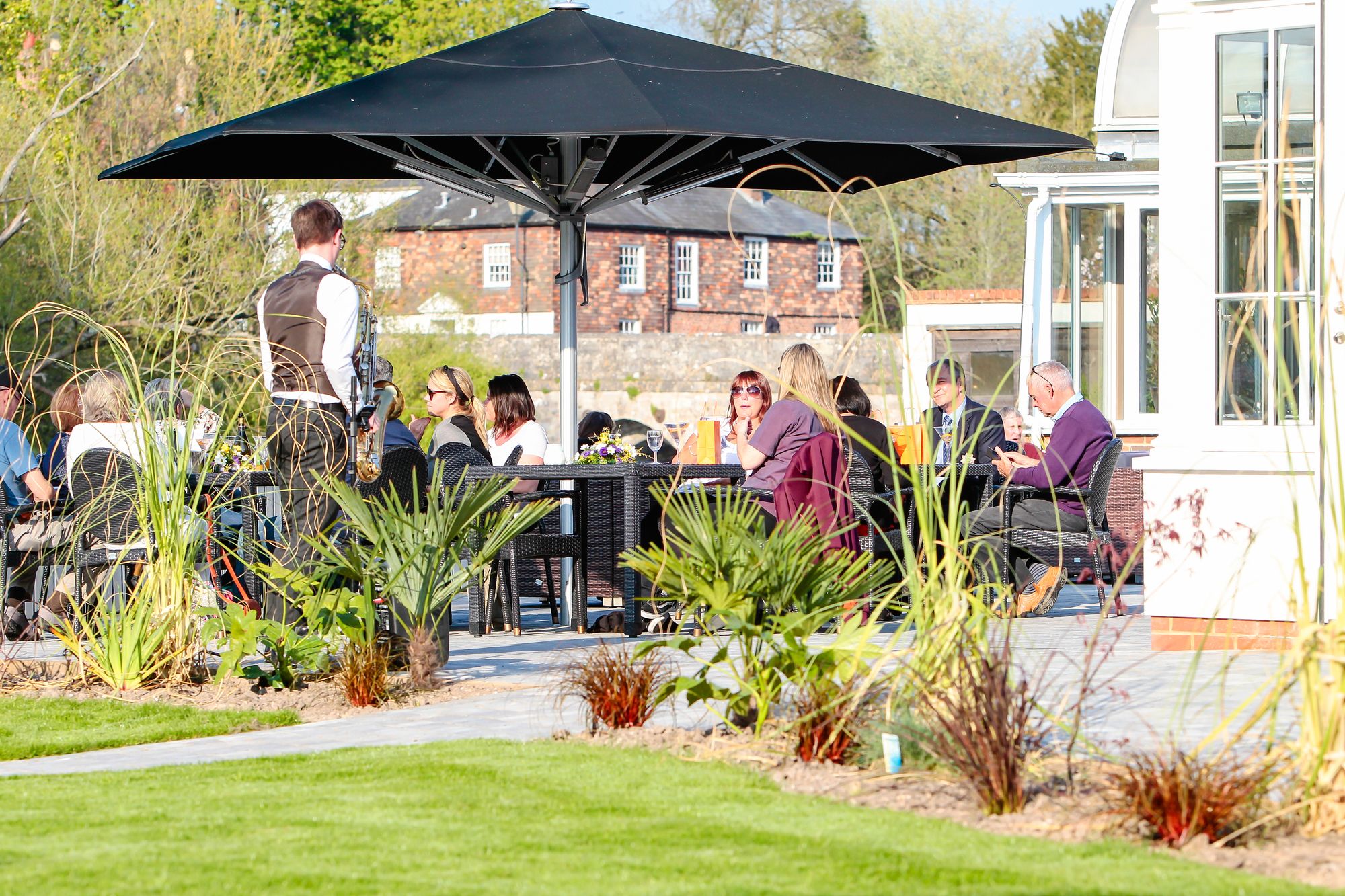 Фото Legacy Rose & Crown Hotel