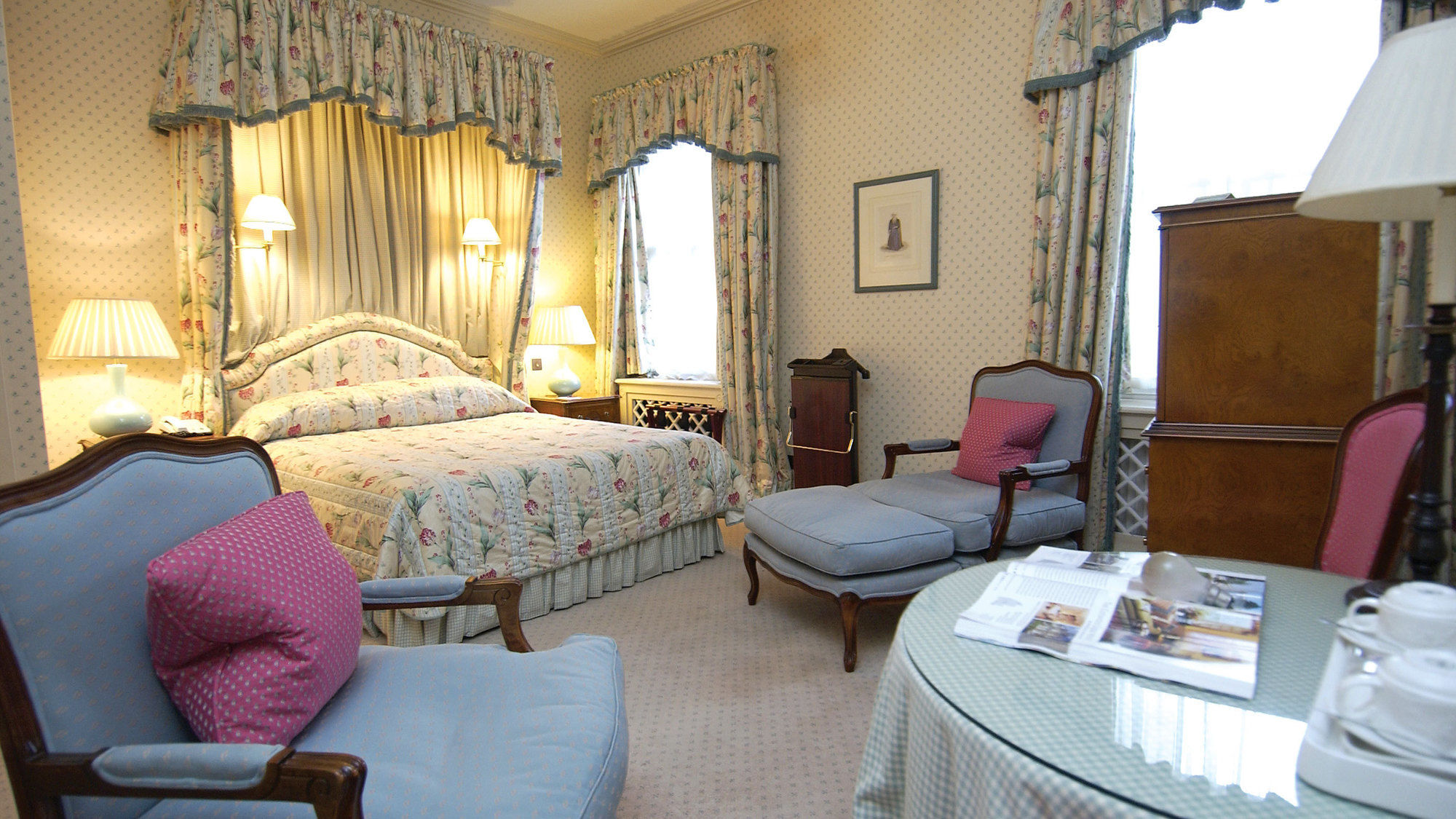 Фото Cotswold Lodge Hotel
