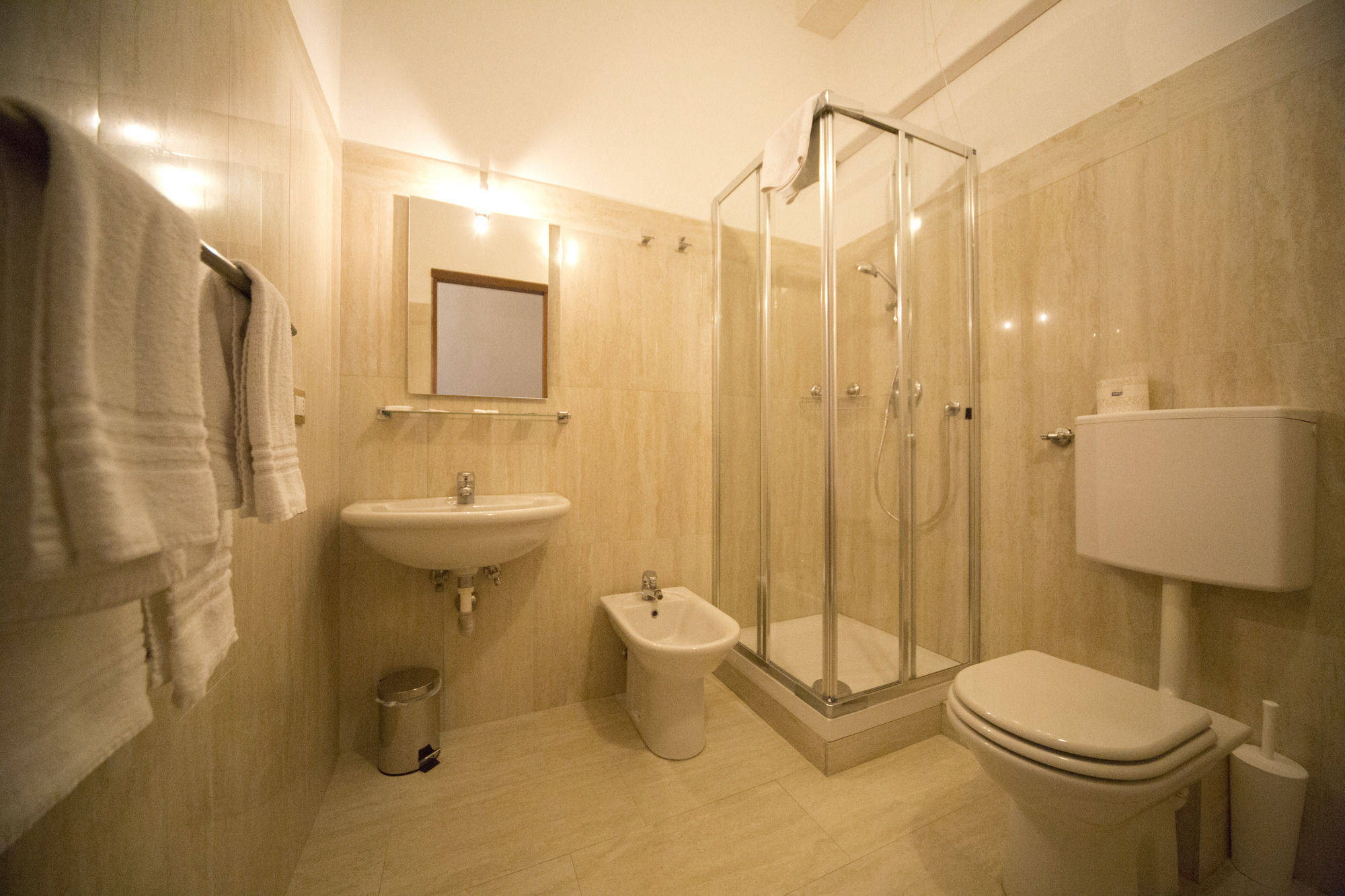 Фото Astrid Hotel