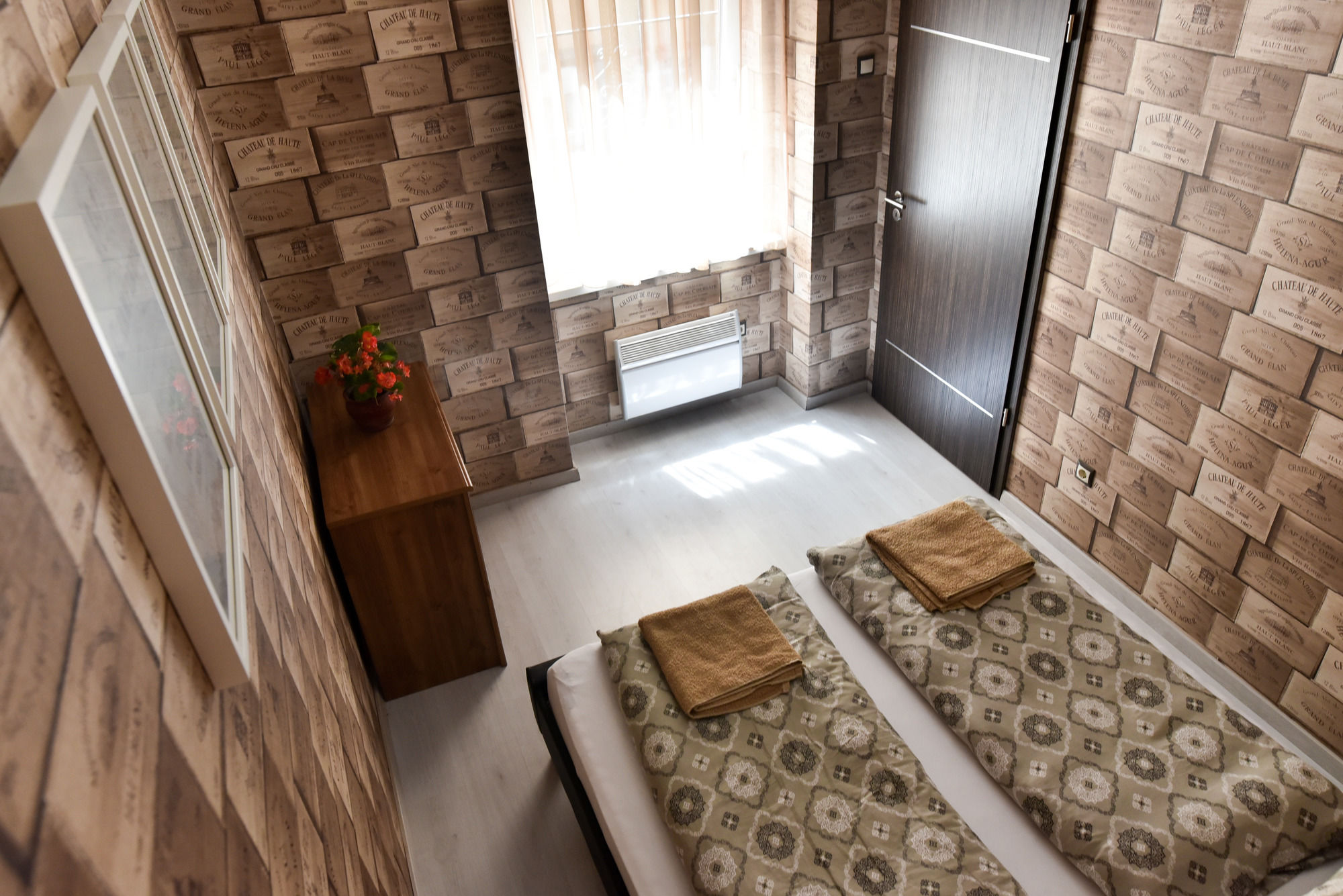 Фото Corvin Point Rooms and Apartments