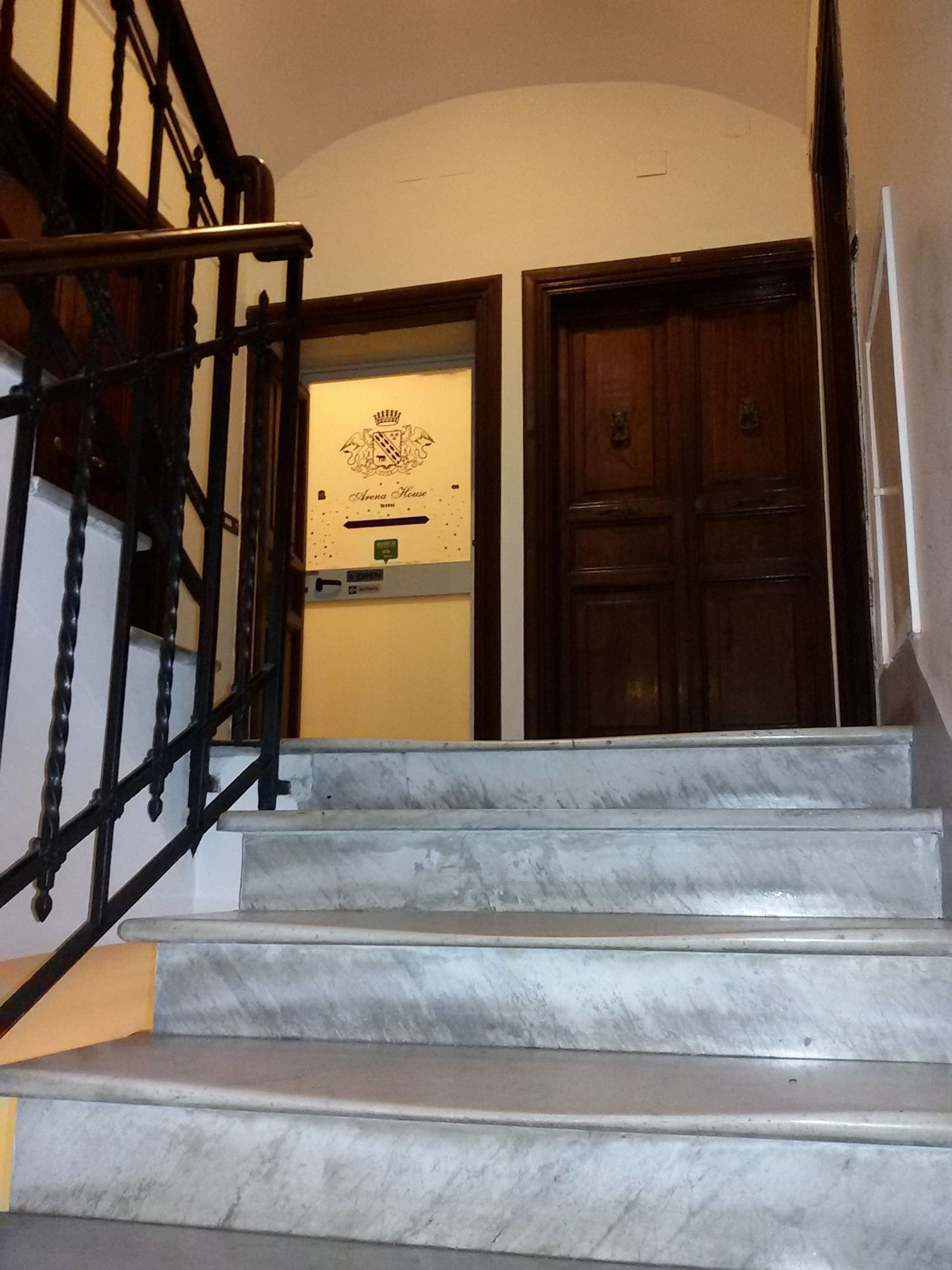 Фото Daplace - Arena House