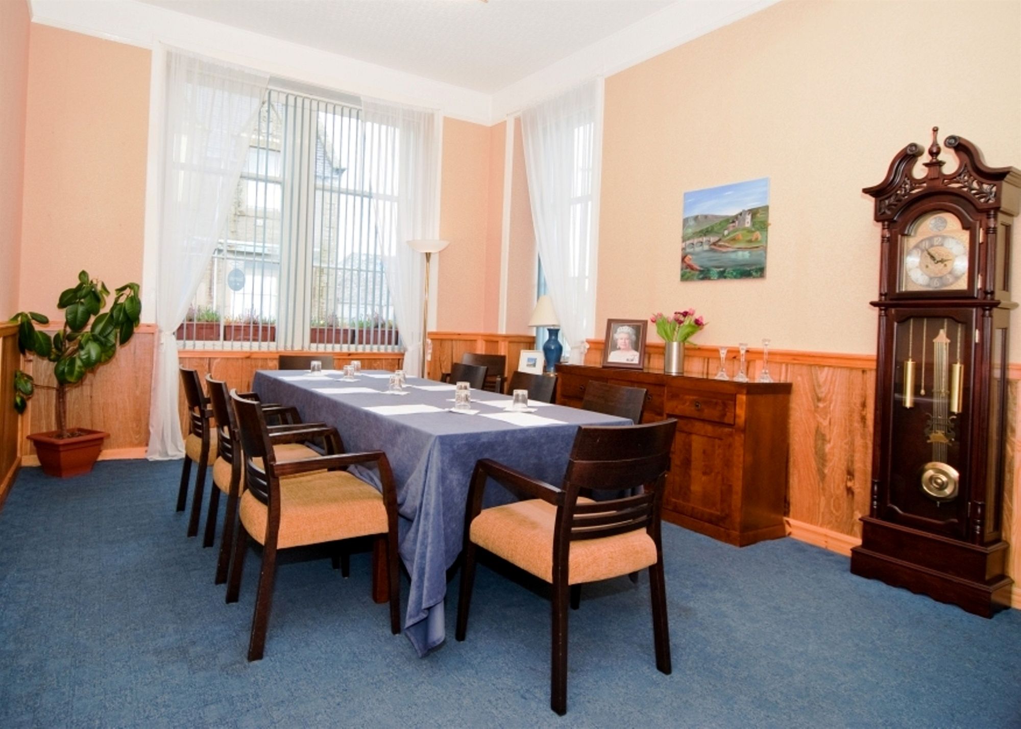 Фото Castletown Hotel