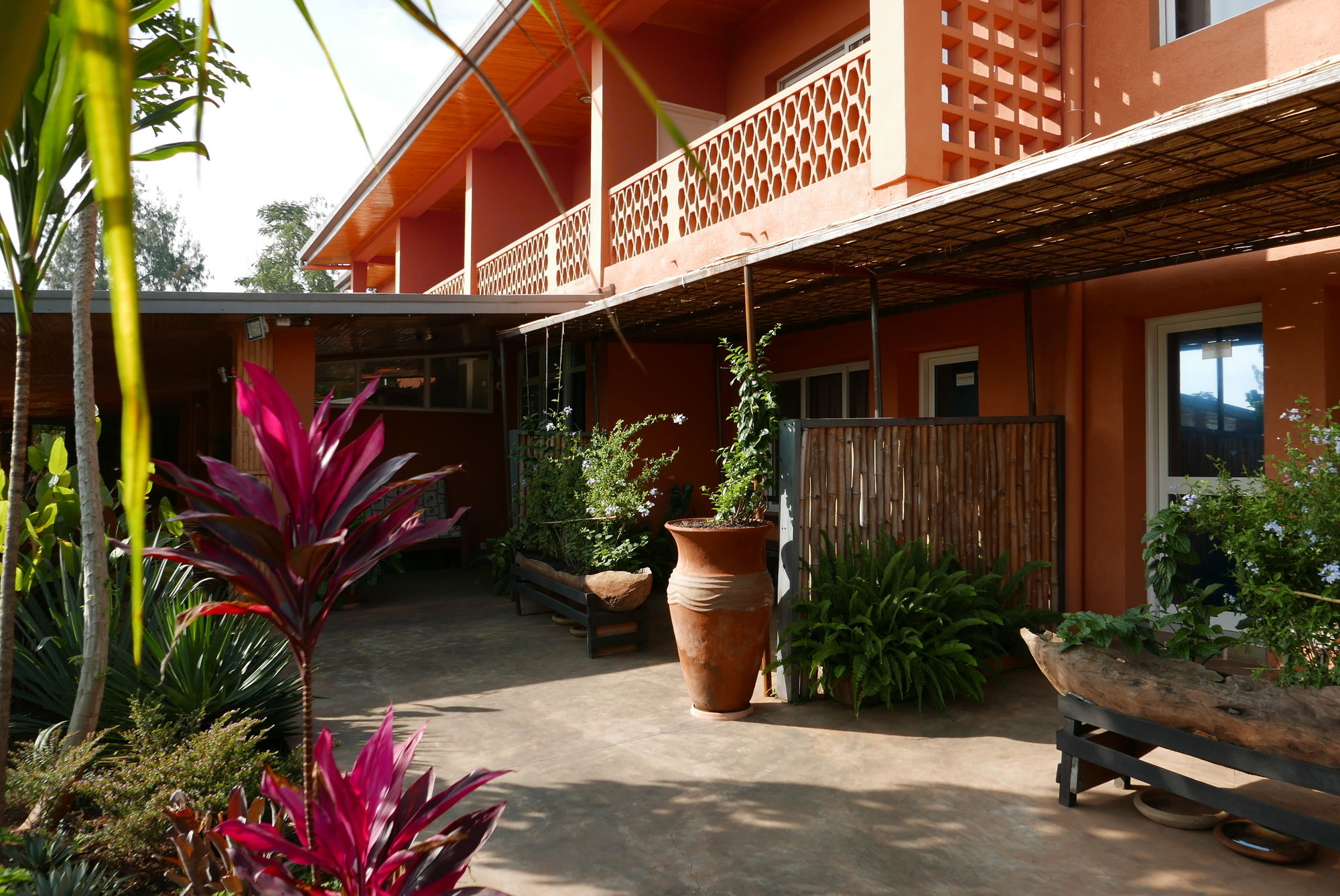 Фото 5 Swiss Hotel