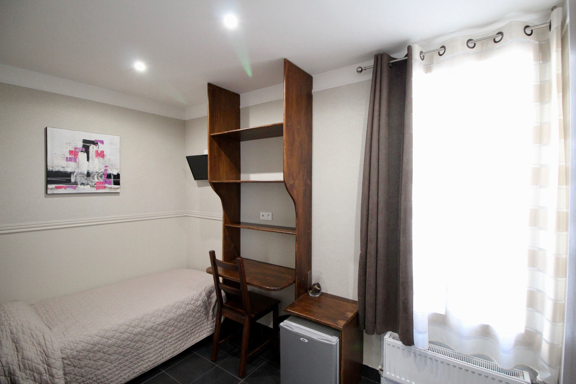 Фото Hôtel des Pyrénées