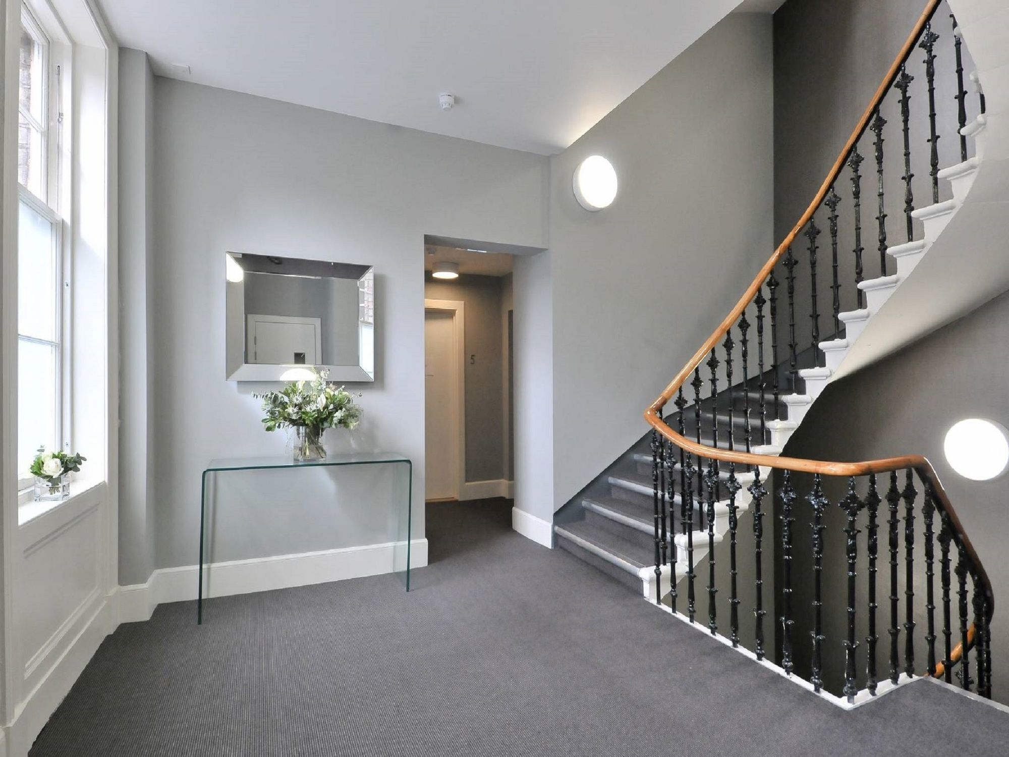 Фото Destiny Scotland - St. Andrew Square Apartments