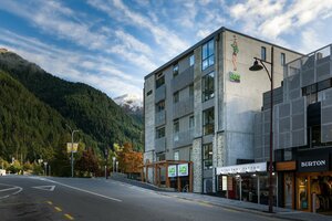 Гостиница Jucy Snooze Queenstown