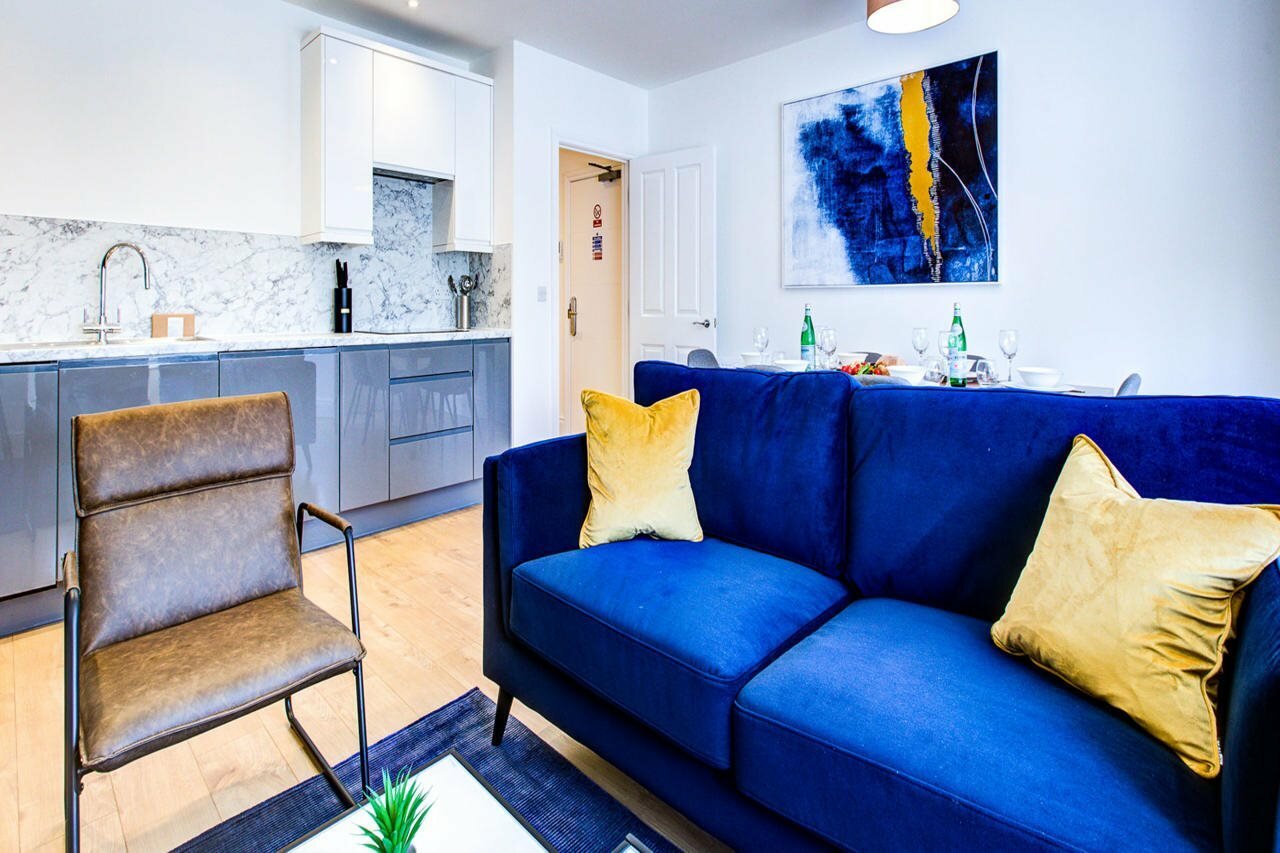 Фото Hybrid Resi - New Malden