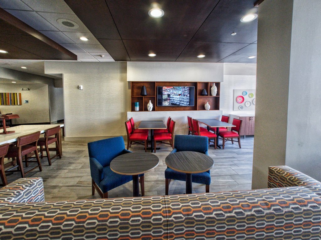 Фото Holiday Inn Express & Suites Moore, an Ihg Hotel