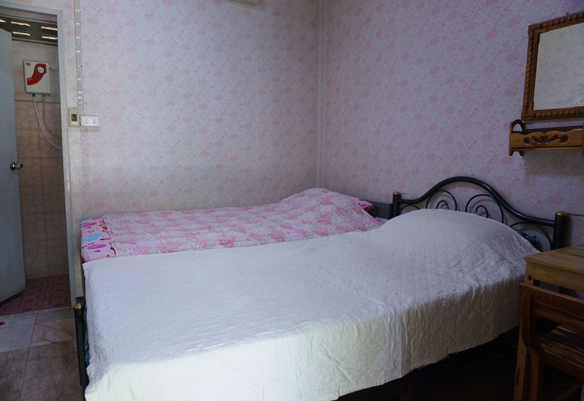 Фото Three J Guesthouse