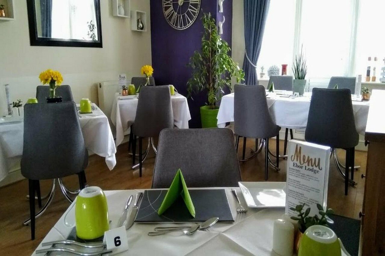 Фото Ebor Lodge