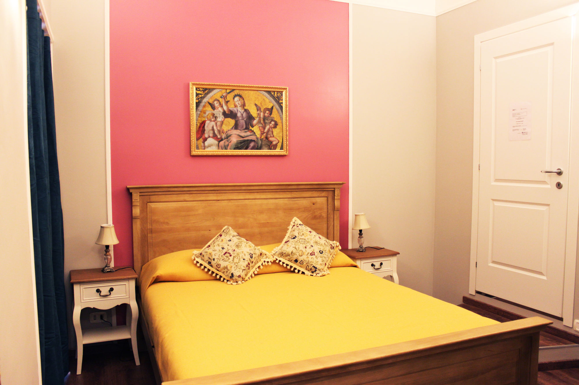 Фото Raphael Rooms