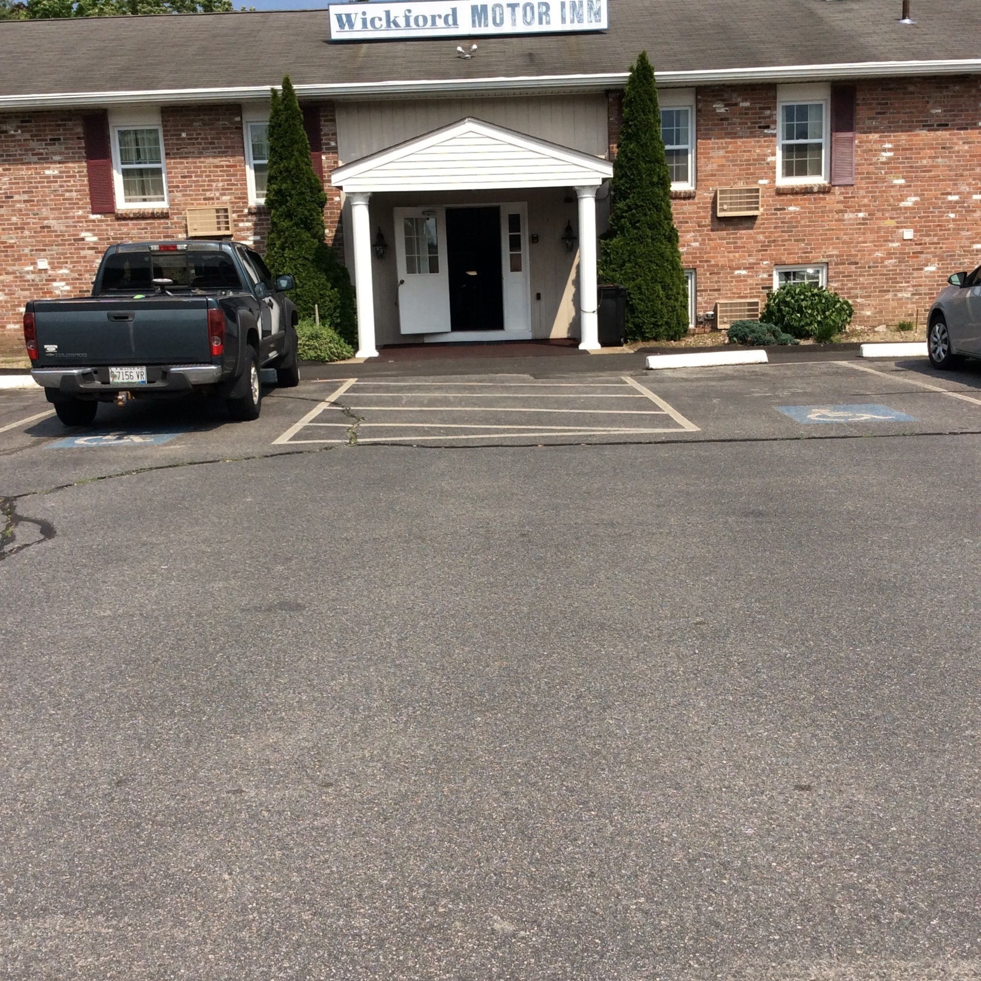 Фото Wickford Motor Inn