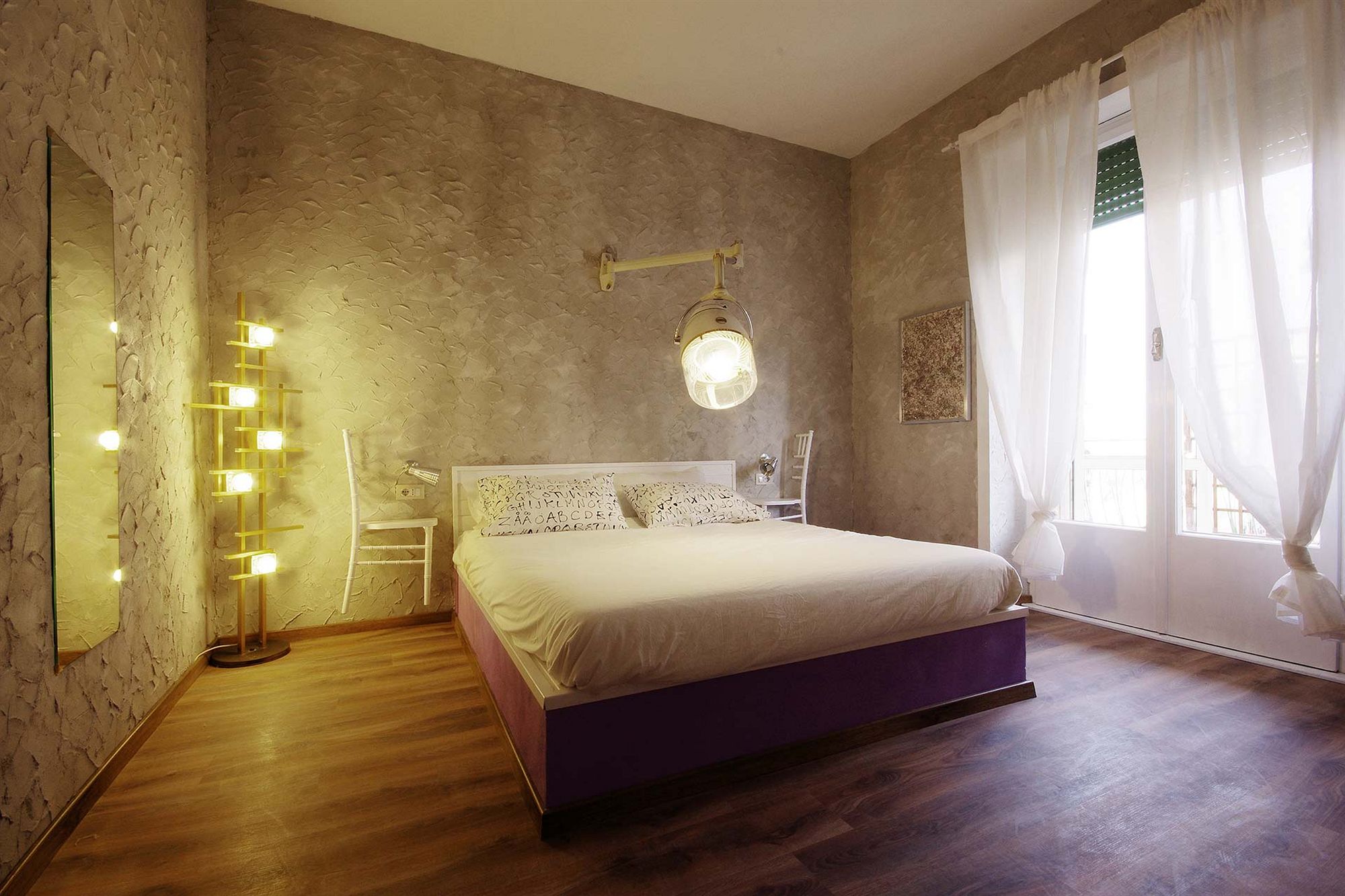 Фото Cineroma Guesthouse