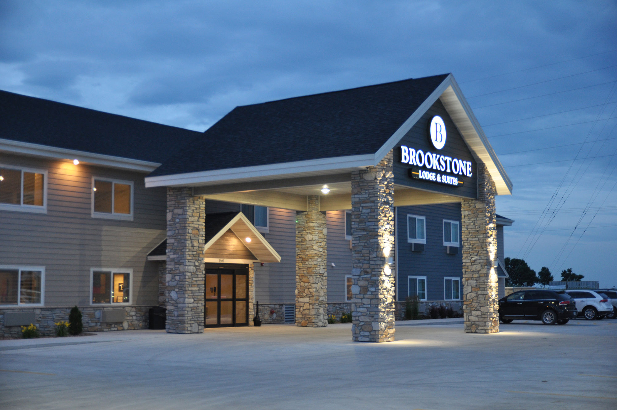 Фото Brookstone Lodge & Suites