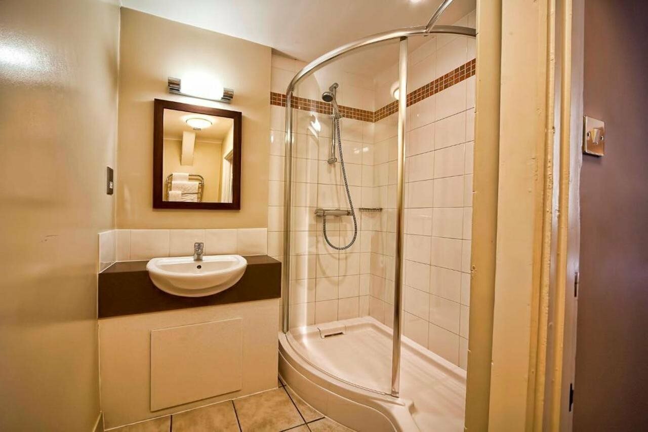 Фото Brownsover Hall Hotel