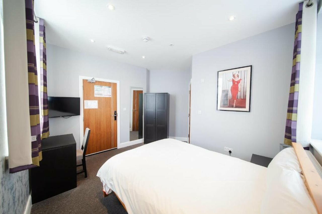 Фото Oyo The Arch, Wembly Stadium