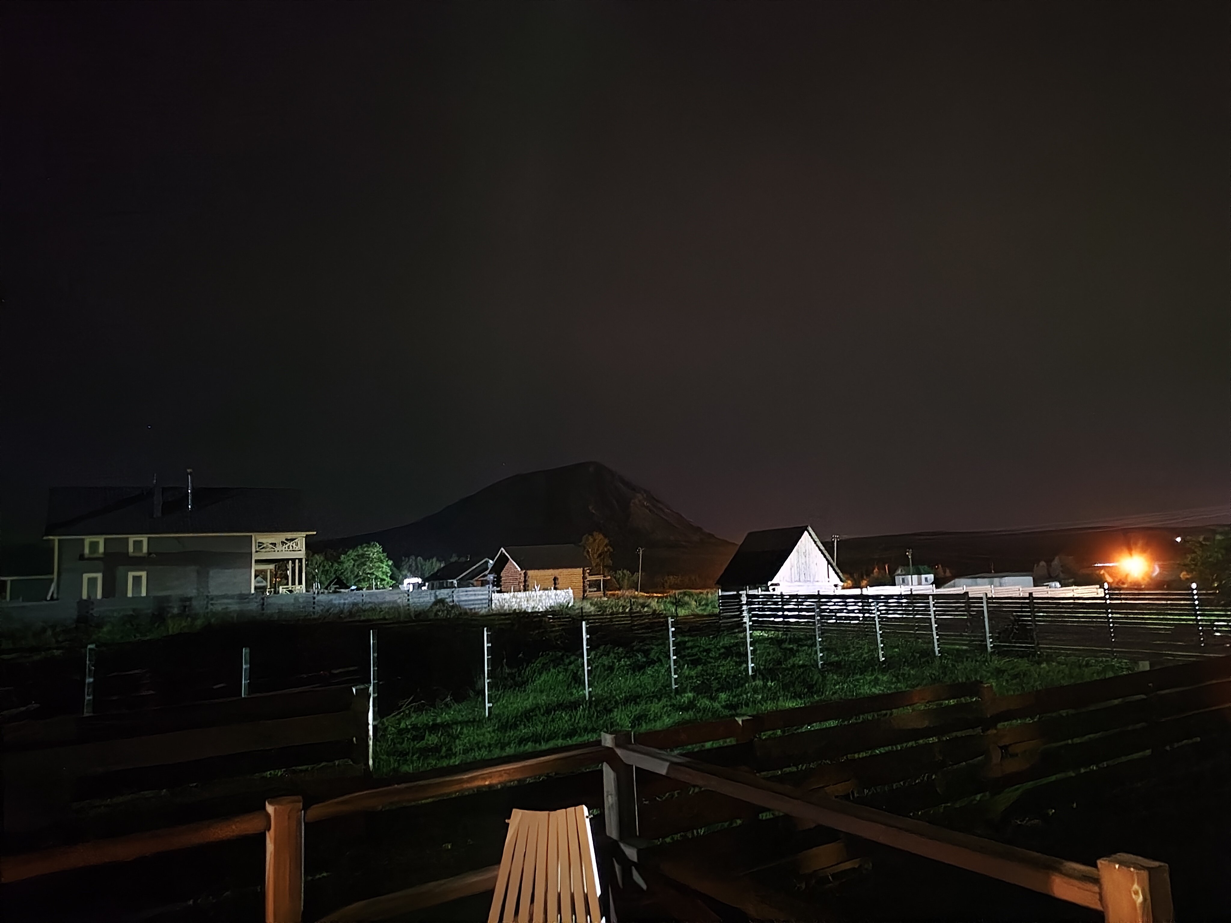 Фото Дом под горой