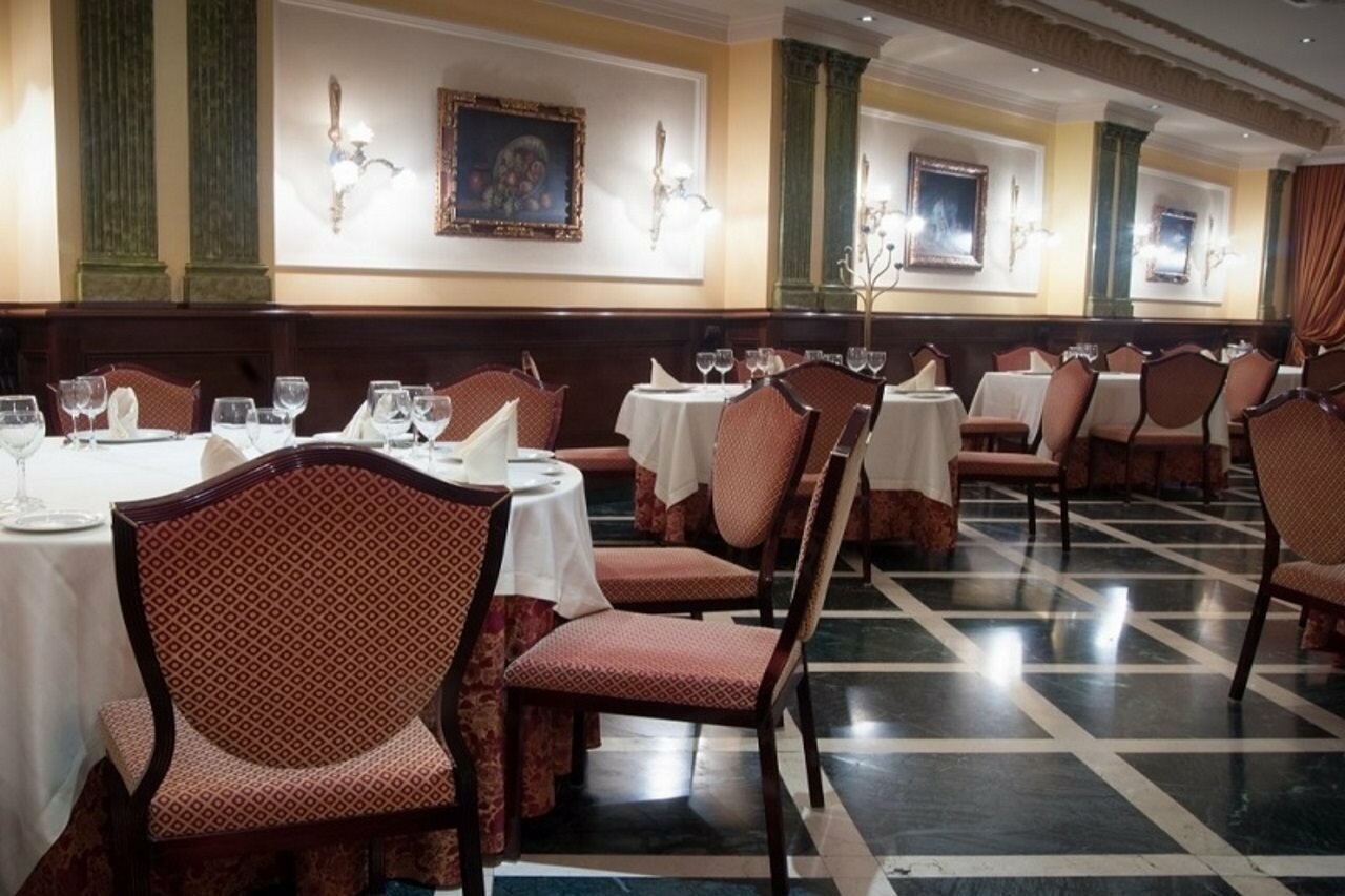 Фото Отель Reina Cristina