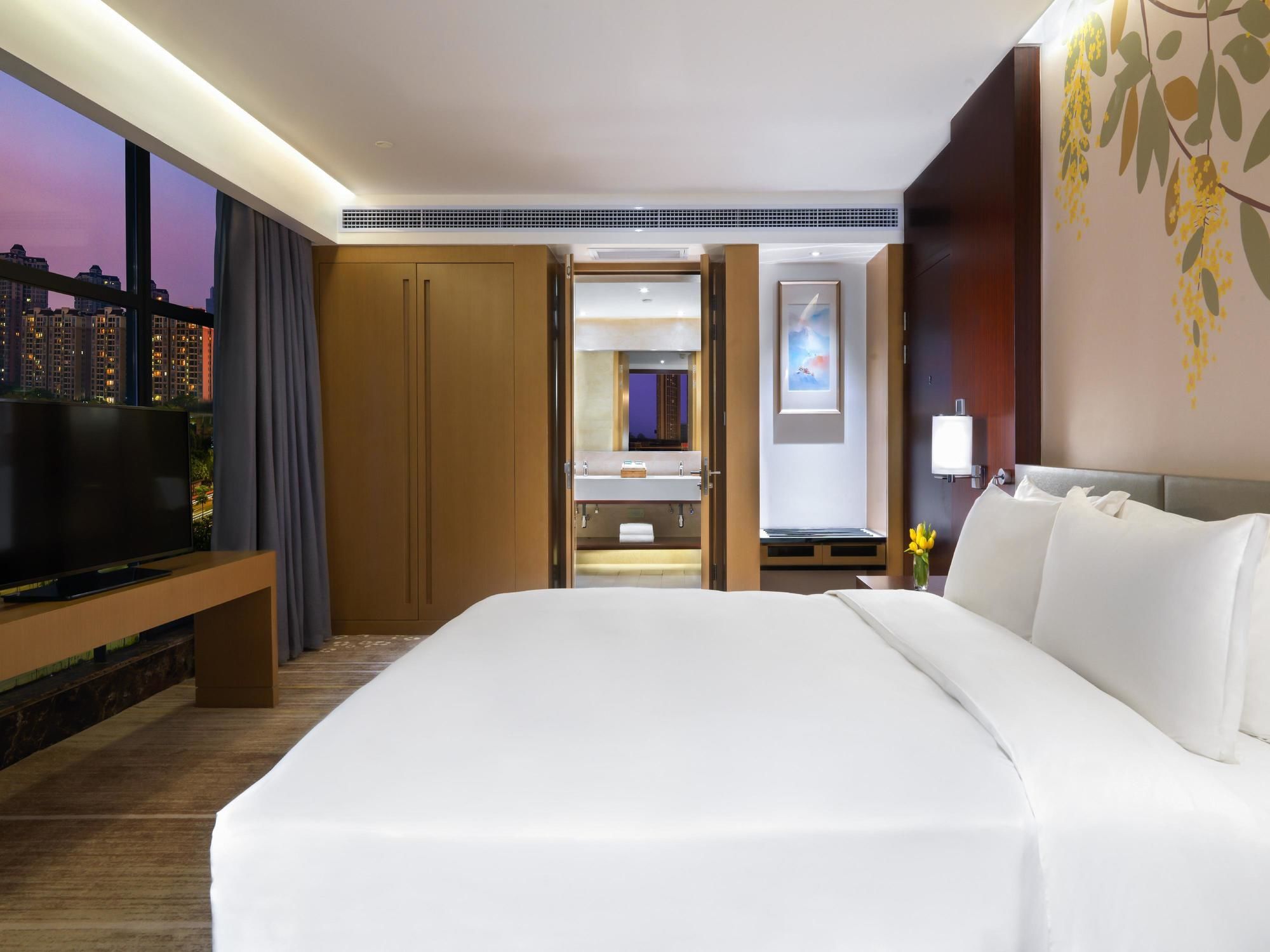 Фото Hilton Garden Inn Foshan