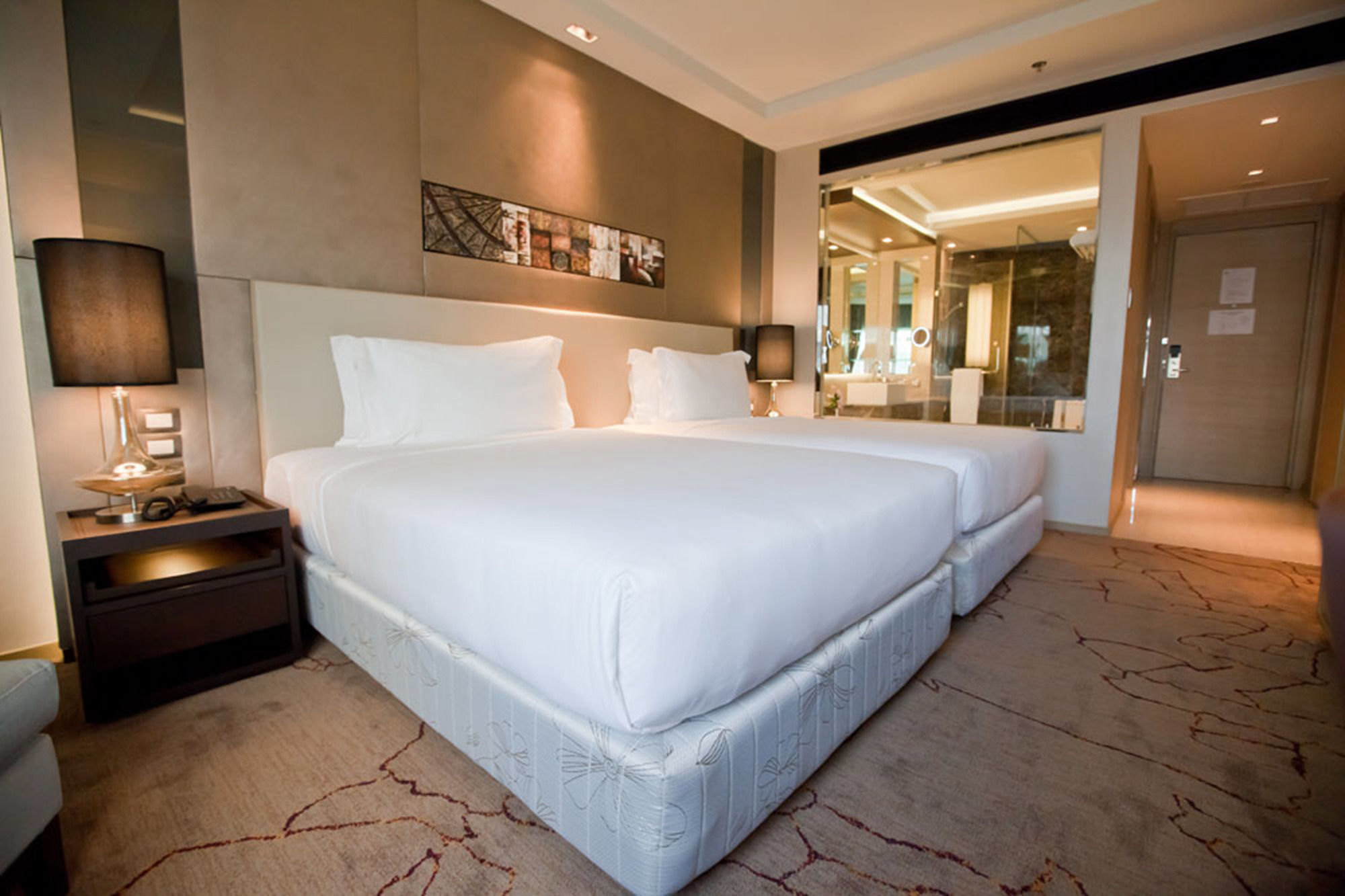 Фото Graceland Hotel Bangkok
