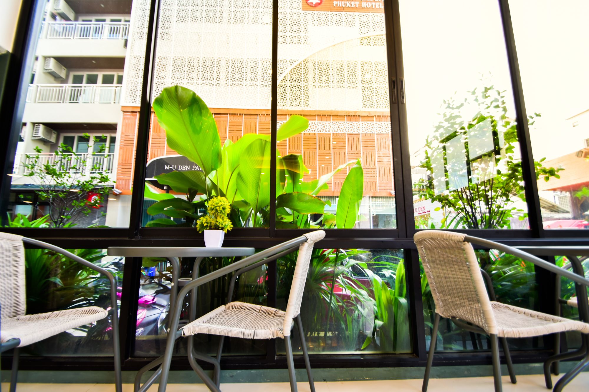 Фото Patong Buri Resort