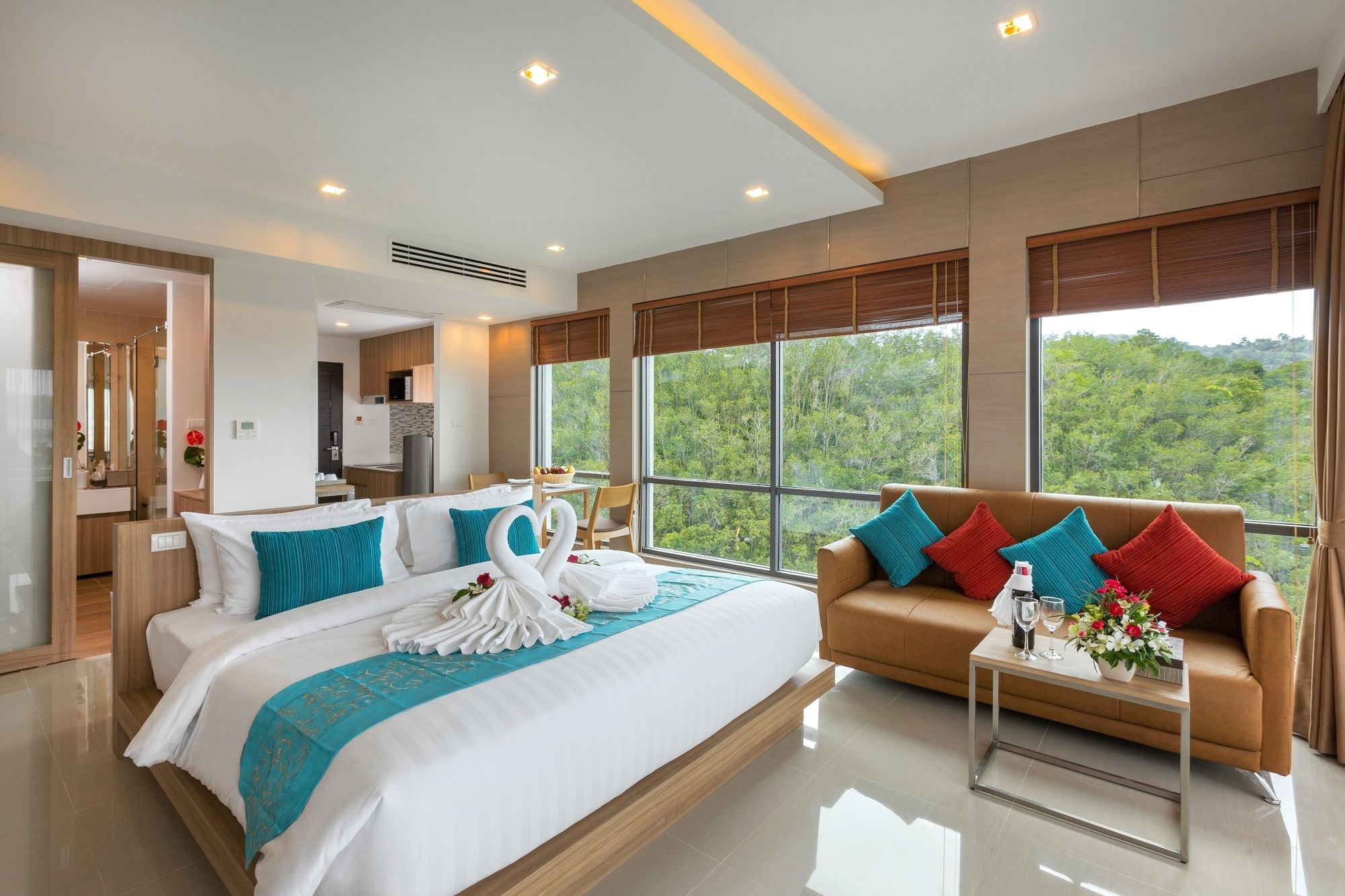 Фото Patong Bay Hill Resort