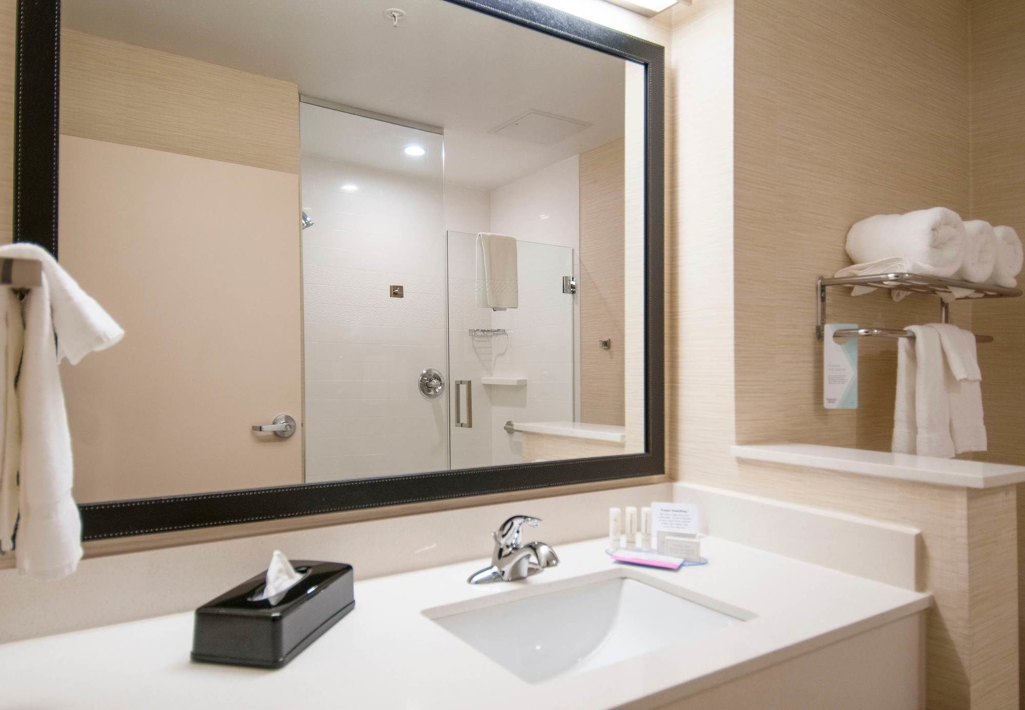 Фото Fairfield Inn & Suites San Antonio Brooks City Base