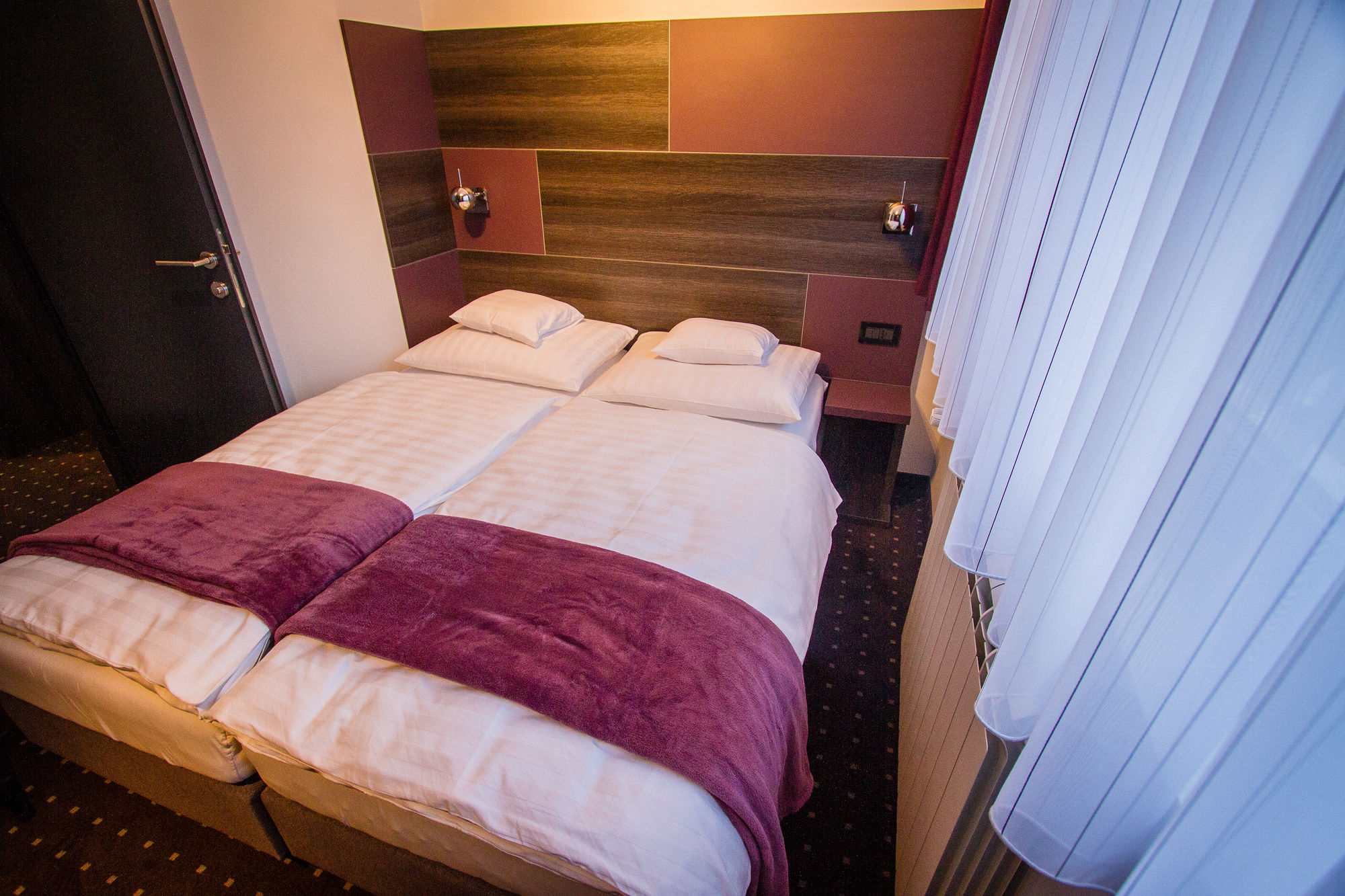 Фото Log In Rooms