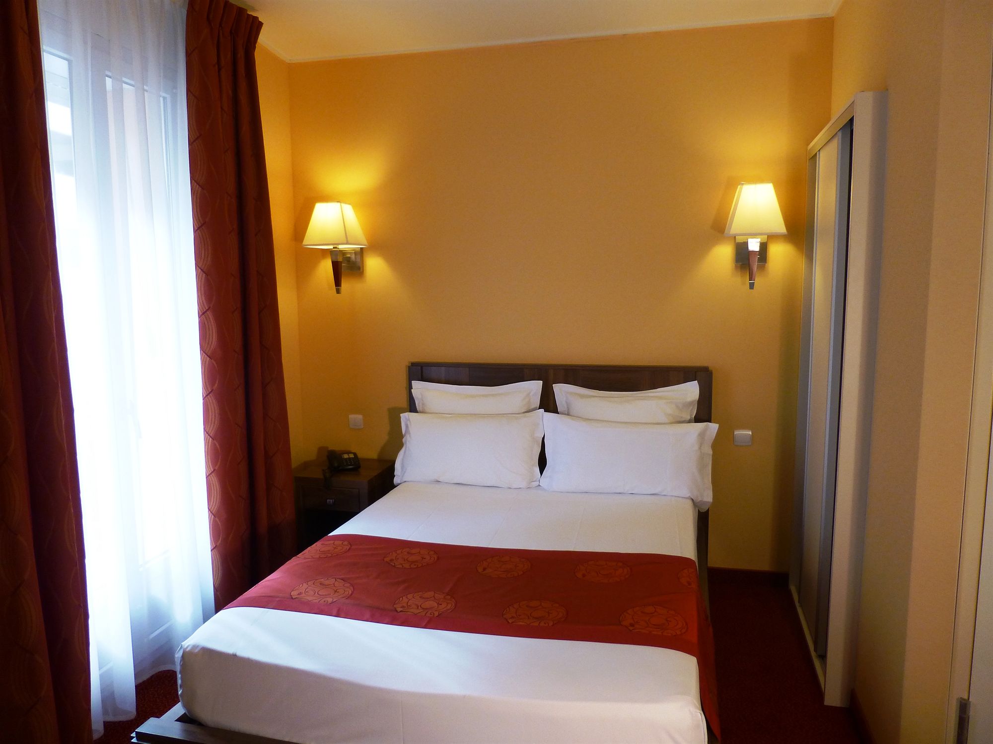 Фото Hotel Capitole