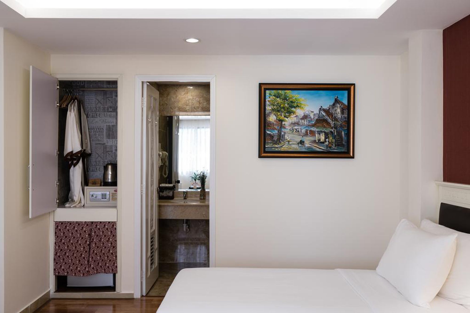 Фото Asian Ruby Center Point Hotel & Spa