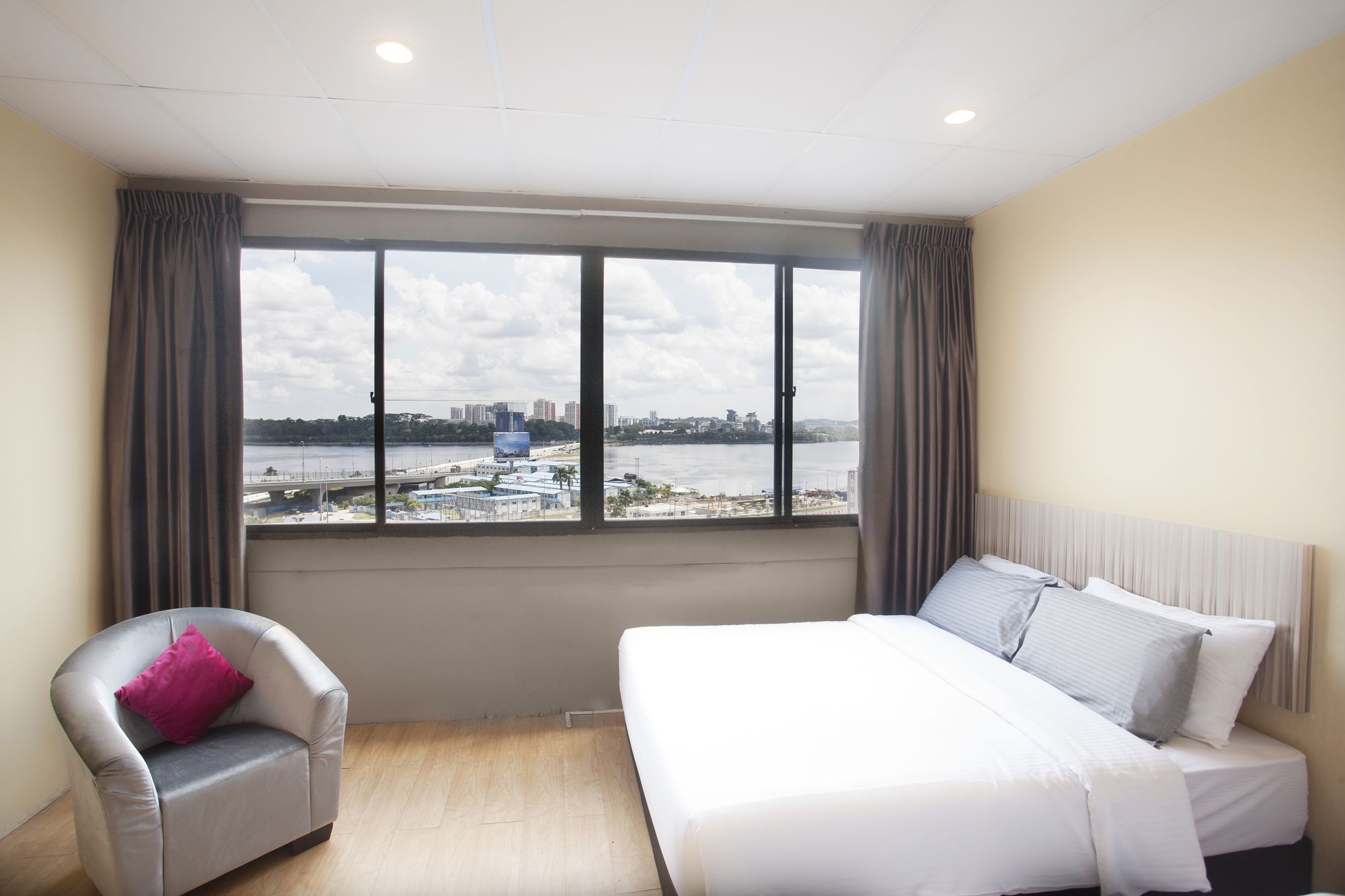 Фото 54971778990