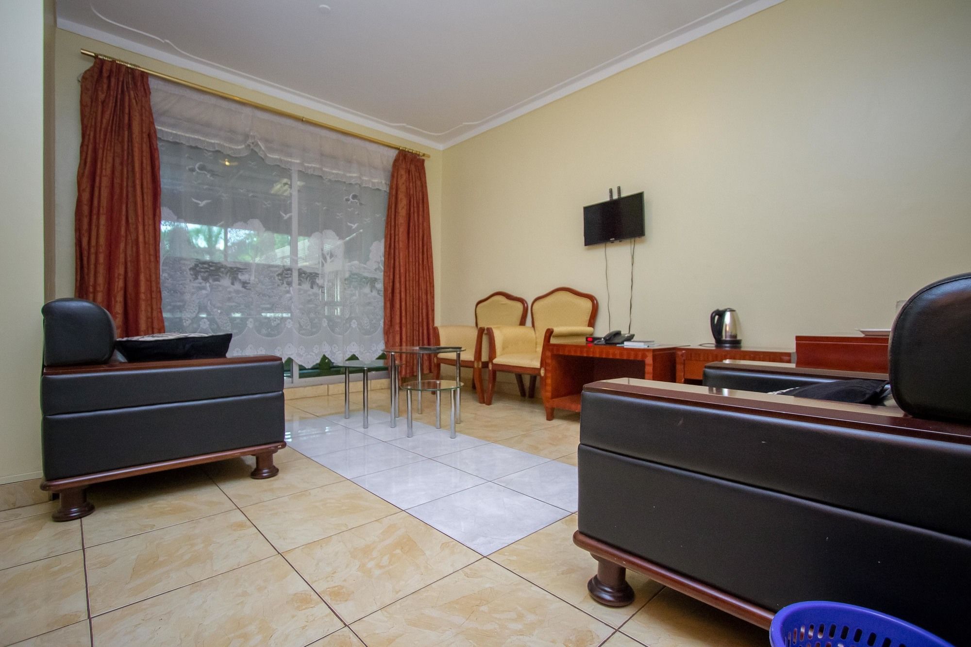 Фото Emerald Hotel