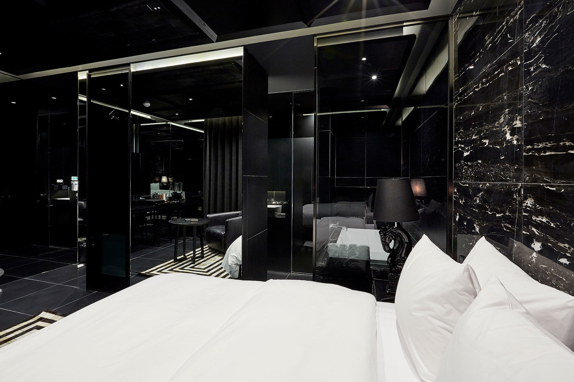 Фото Hotel The Artist Yeoksam