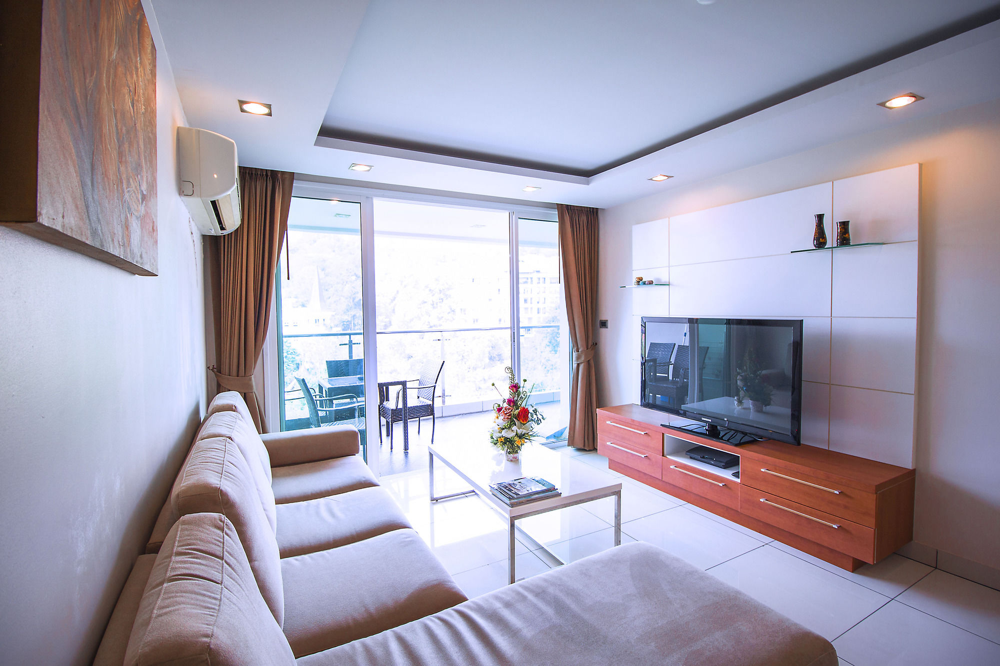 Фото Hyde Park Residence by Pattaya Sunny Rentals