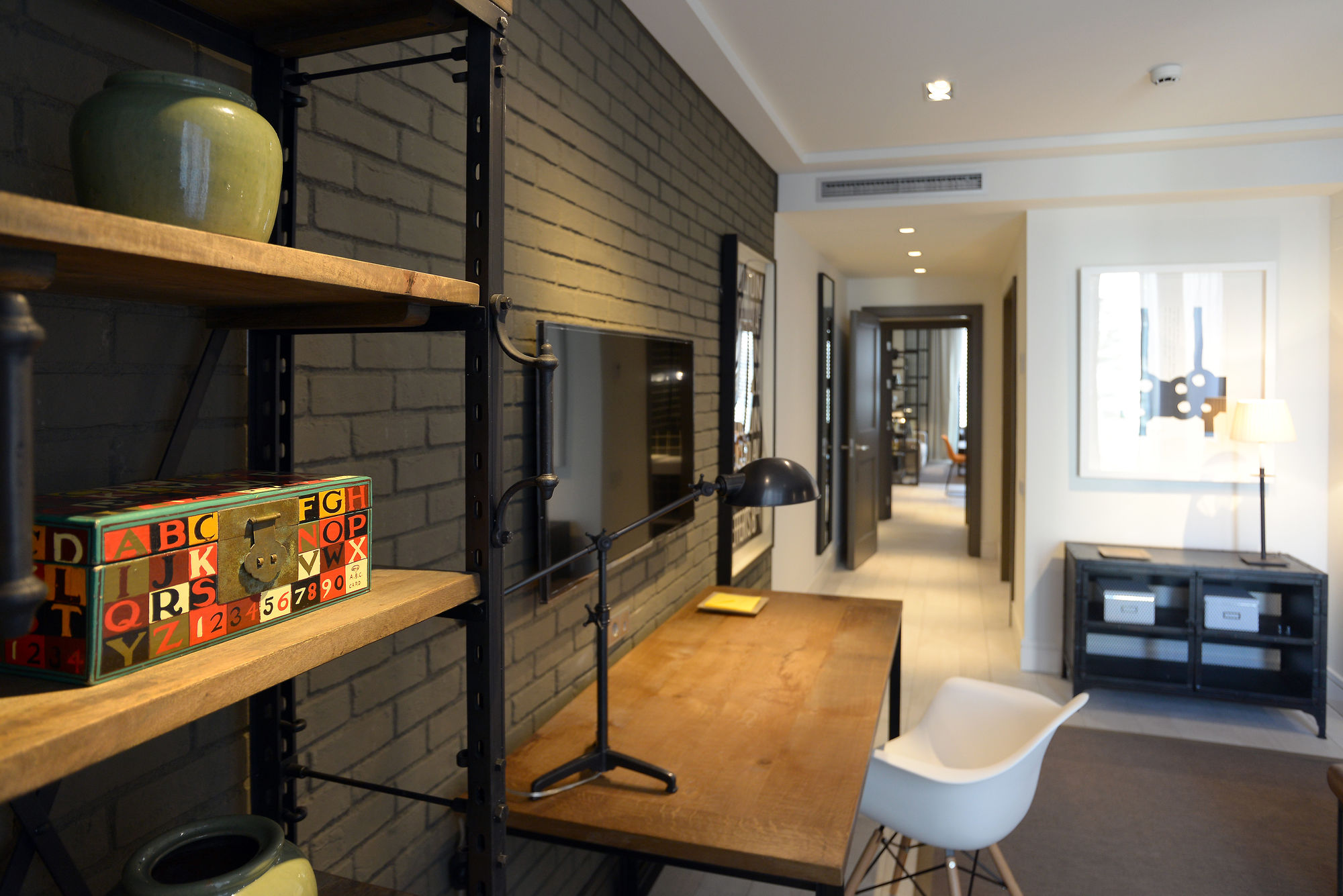 Фото Midtown Apartments