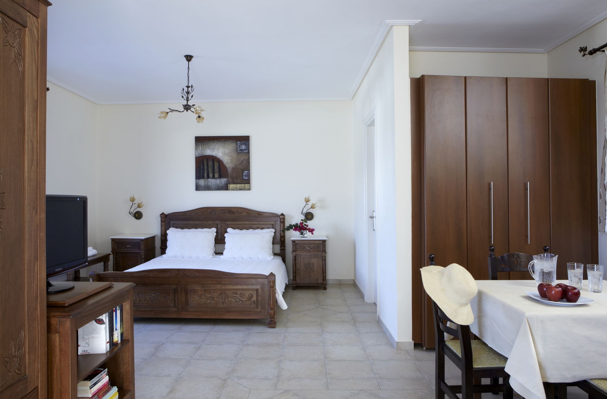 Фото Hotel Mediterranean