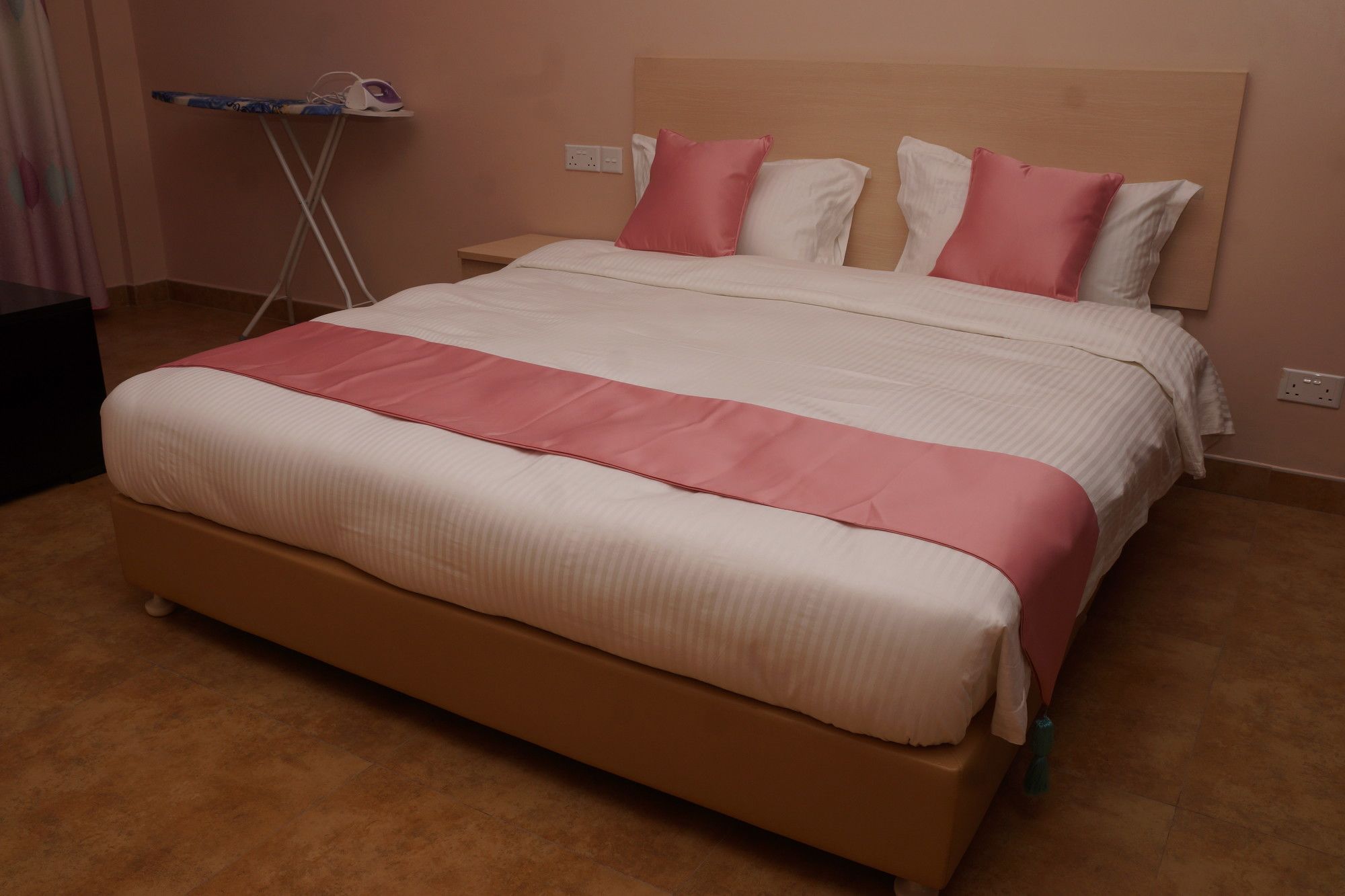 Фото Là Ponye Hotel Apartment