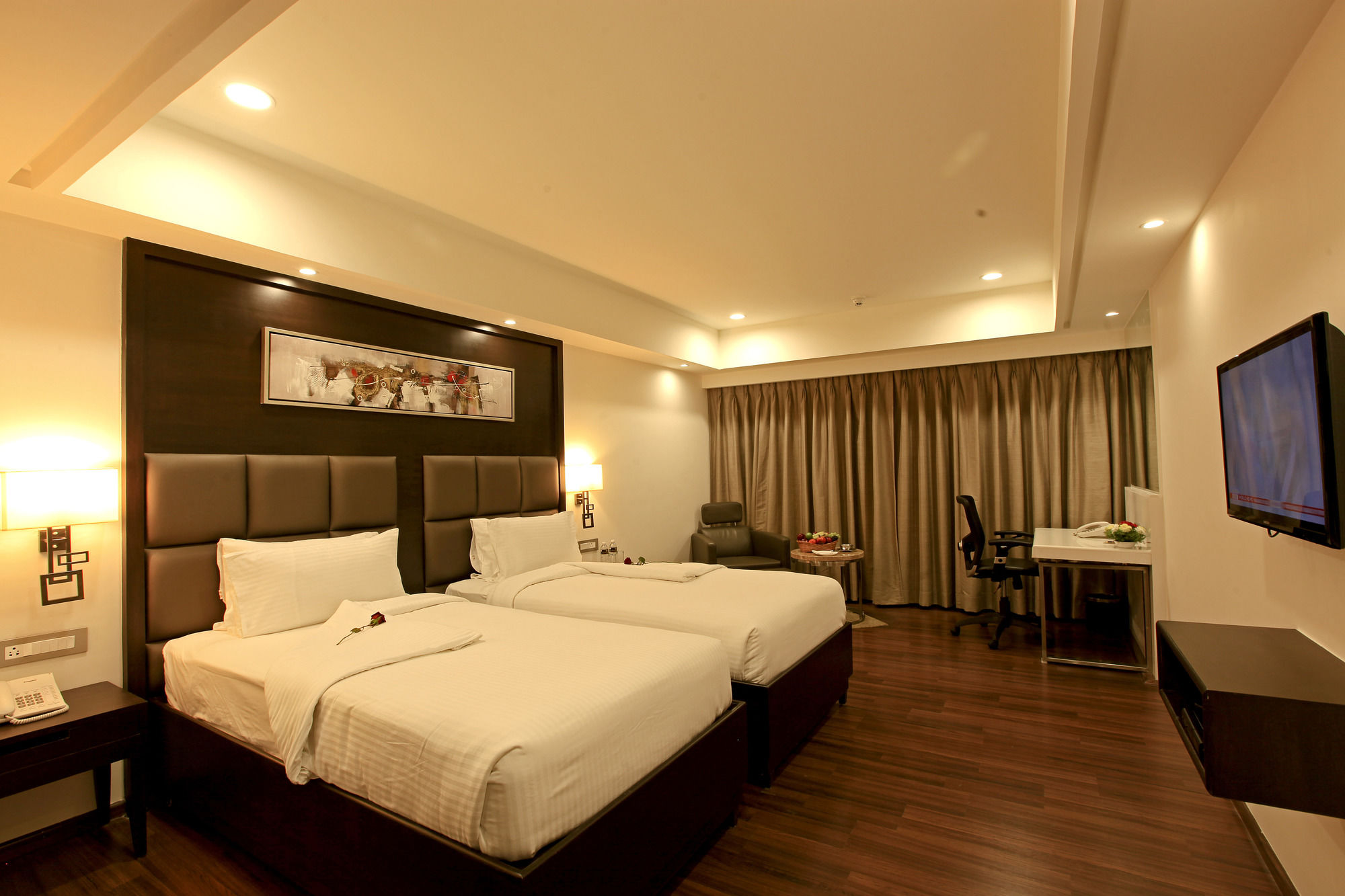 Фото Goutham Grand Hotel