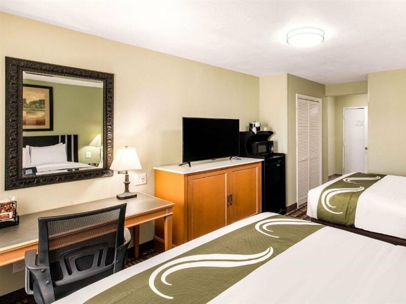Фото Quality Inn & Suites Plano East - Richardson