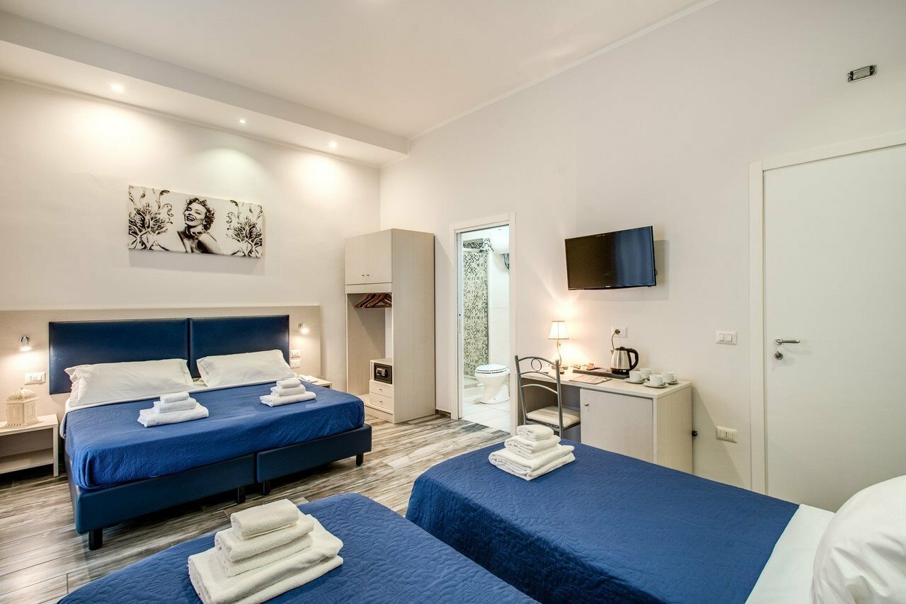 Фото Napoli's Gold Hotel